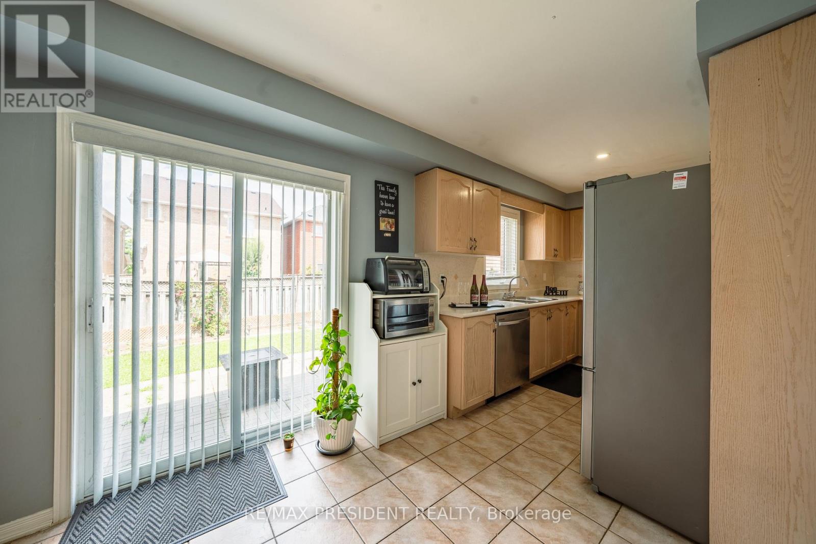 4 REDFINCH WAY - 17