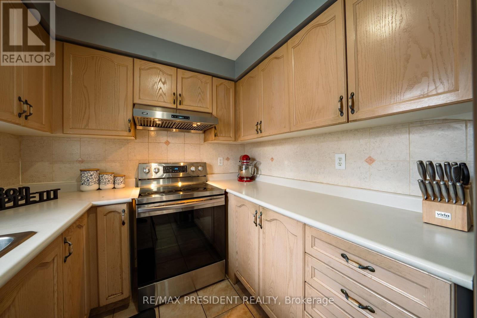 4 REDFINCH WAY - 20