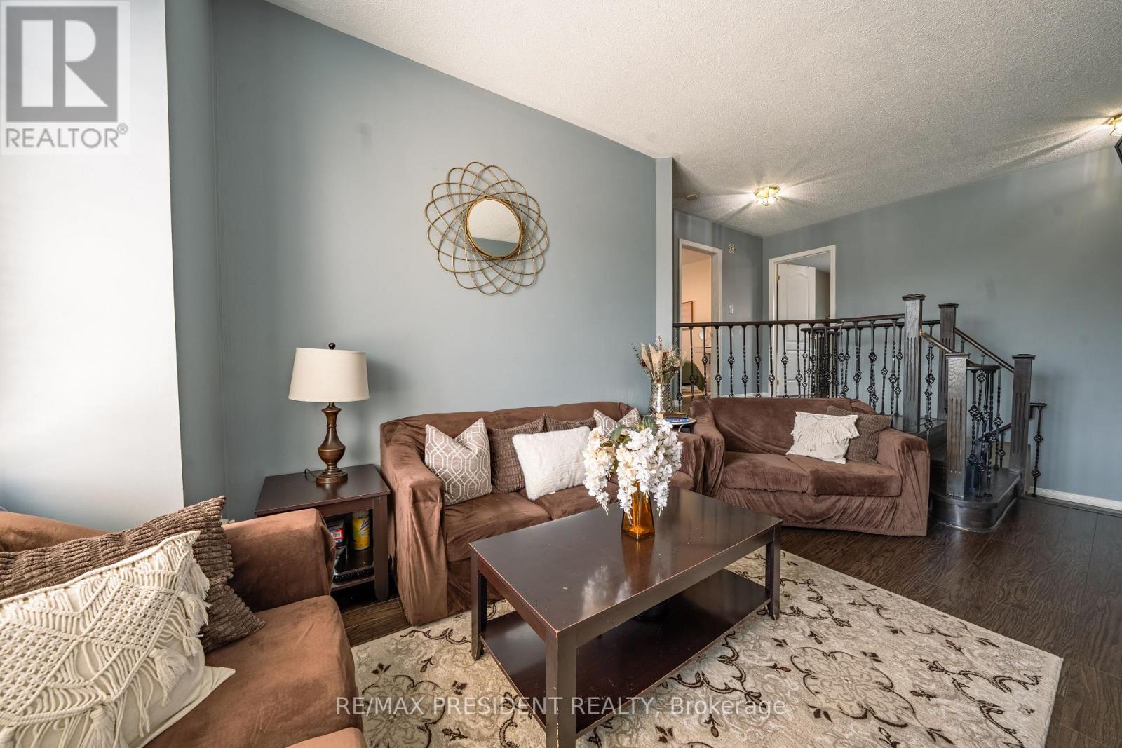 4 REDFINCH WAY - 28
