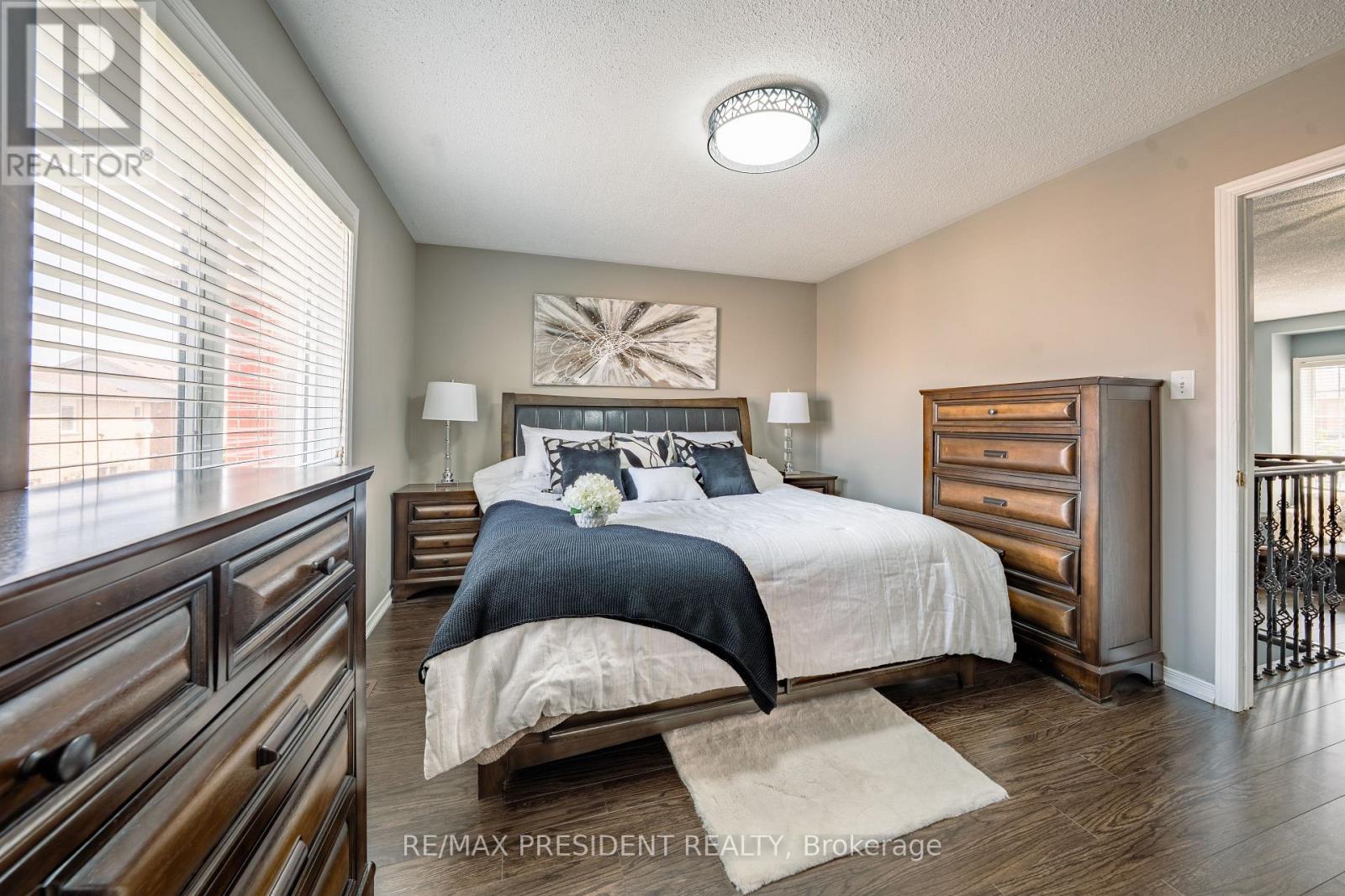 4 REDFINCH WAY - 30