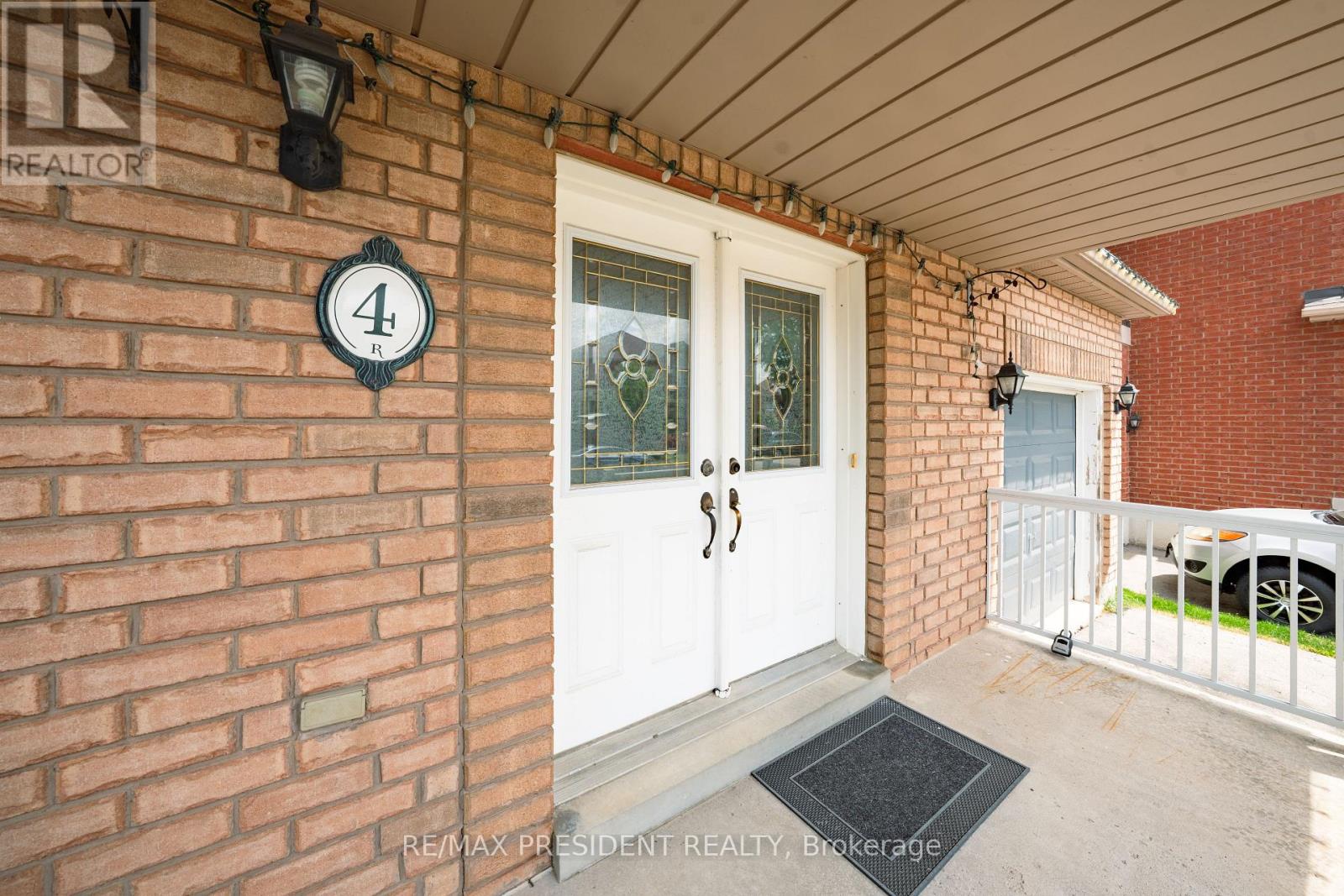 4 REDFINCH WAY - 4