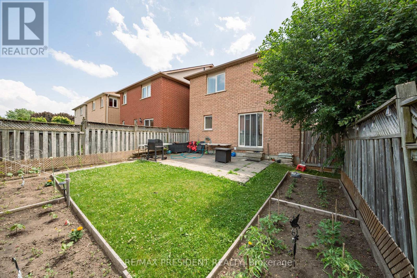 4 REDFINCH WAY - 41