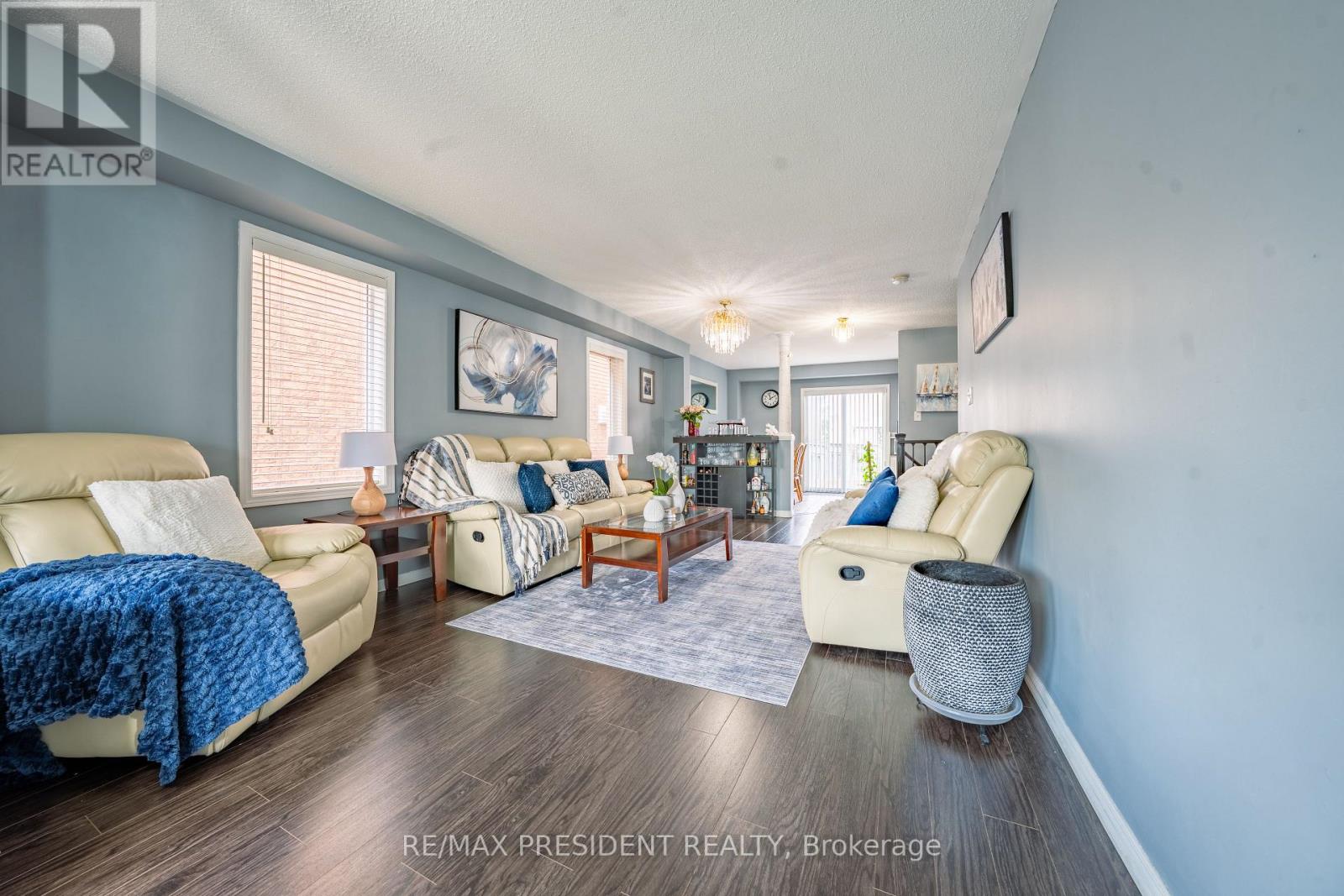 4 REDFINCH WAY - 6