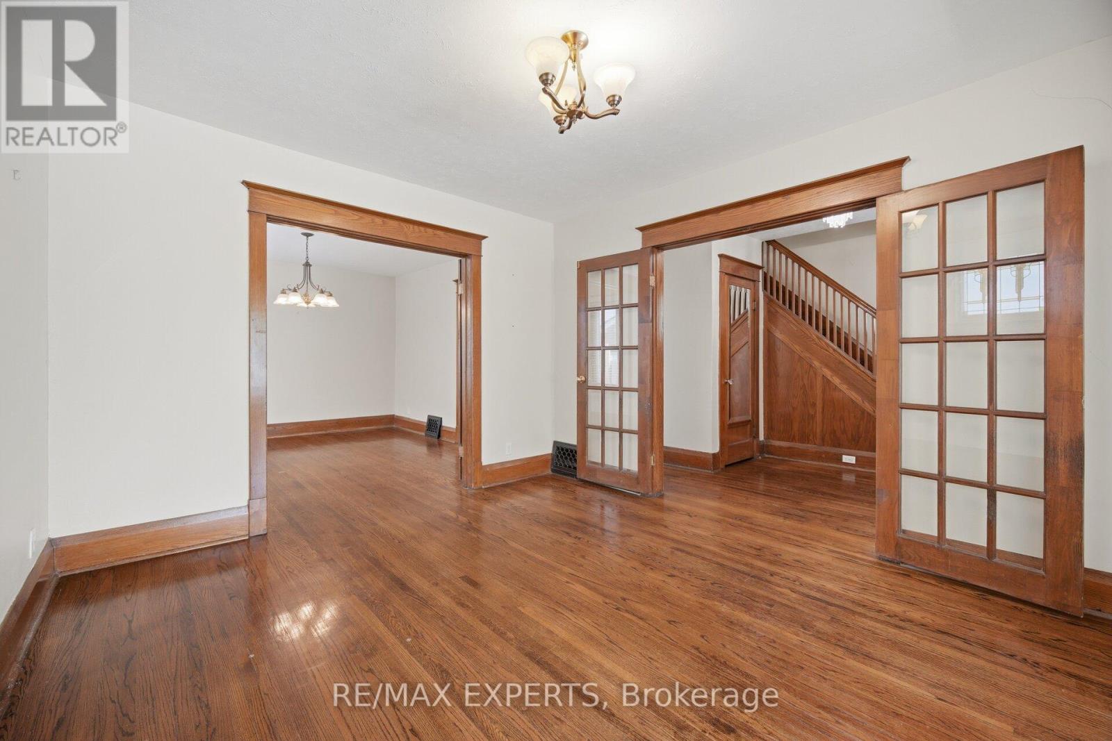 3 MAPLE AVENUE - 10