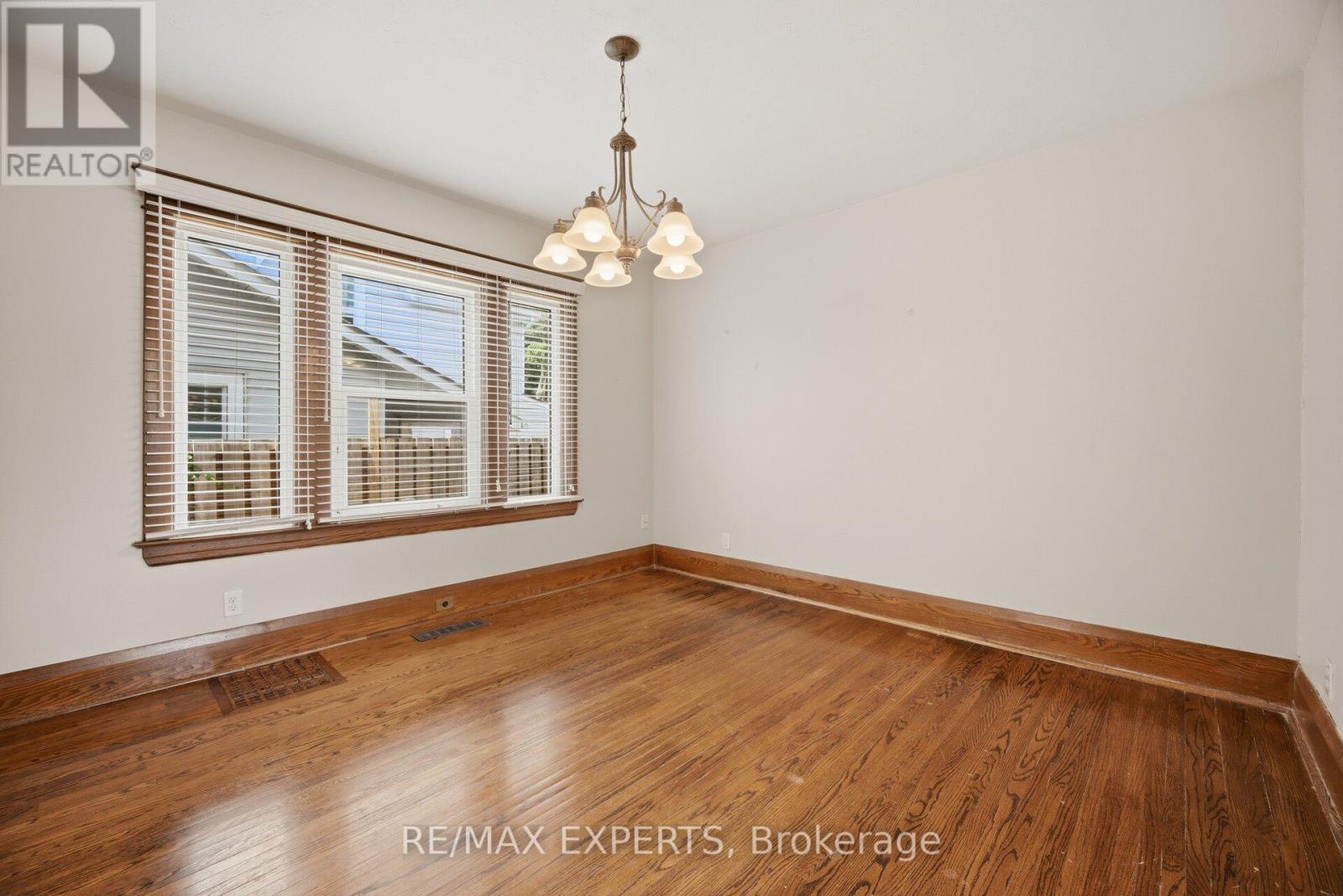 3 MAPLE AVENUE - 11