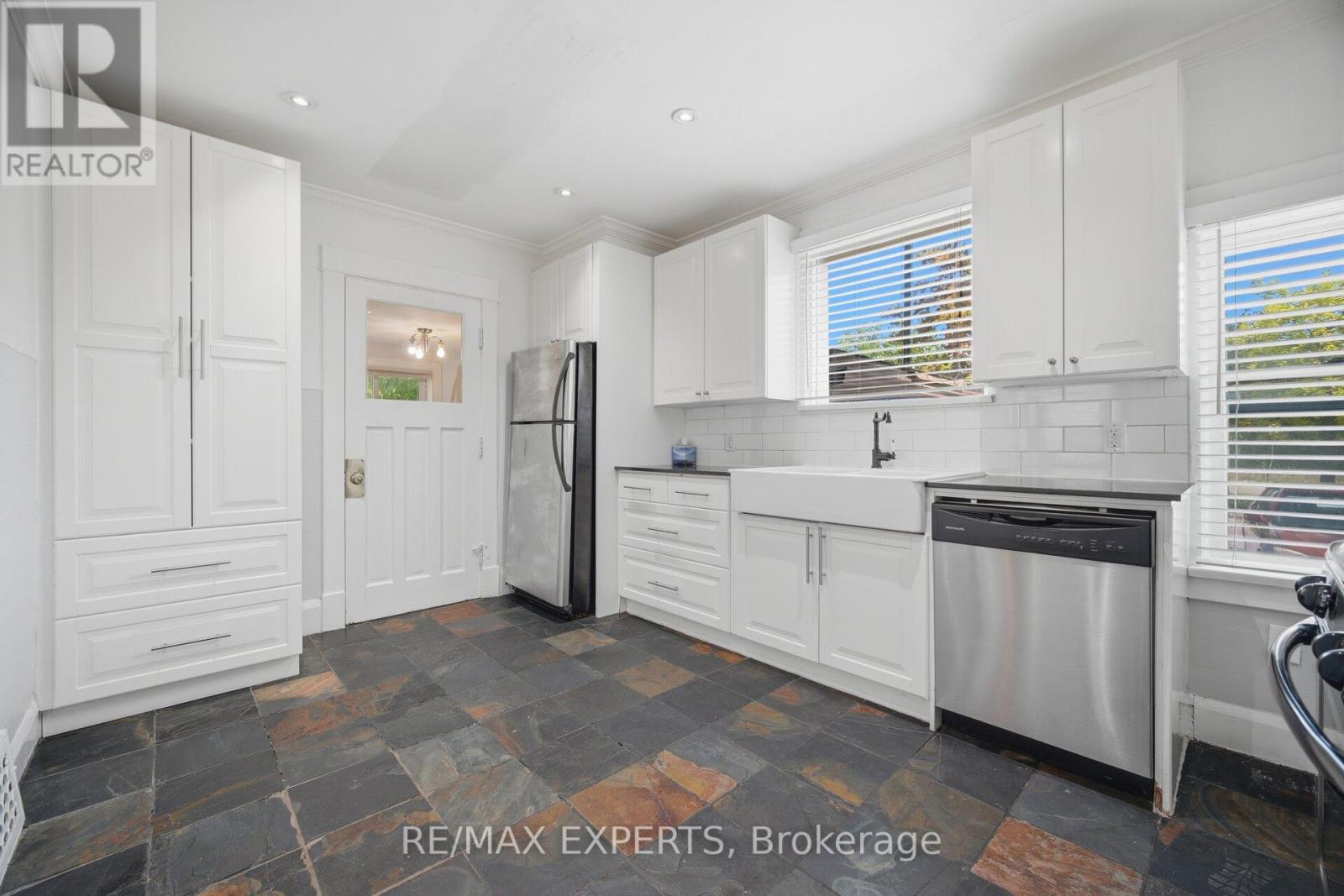 3 MAPLE AVENUE - 12