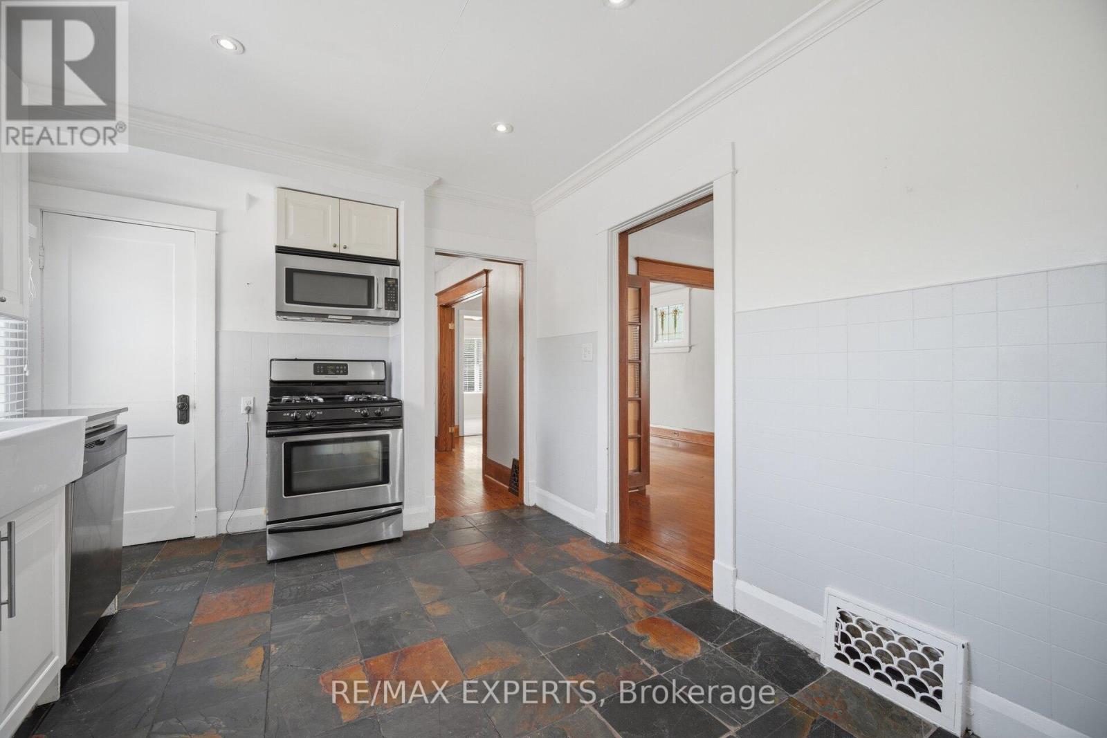 3 MAPLE AVENUE - 14