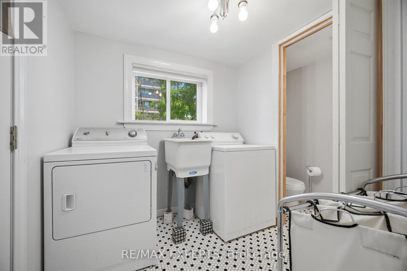 3 MAPLE AVENUE - 16