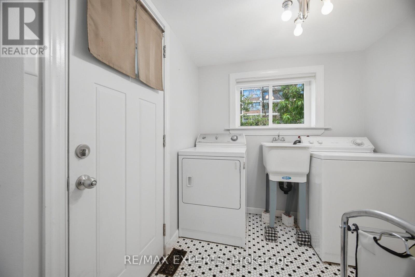 3 MAPLE AVENUE - 17