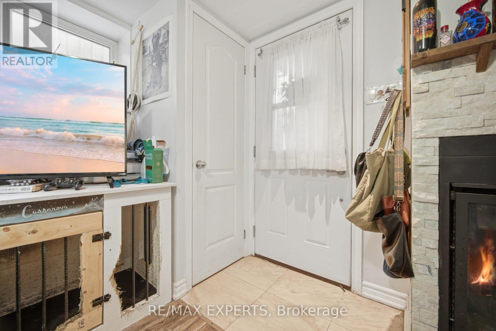 3 MAPLE AVENUE - 28