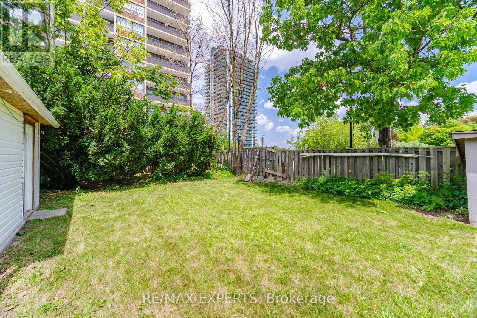 3 MAPLE AVENUE - 40