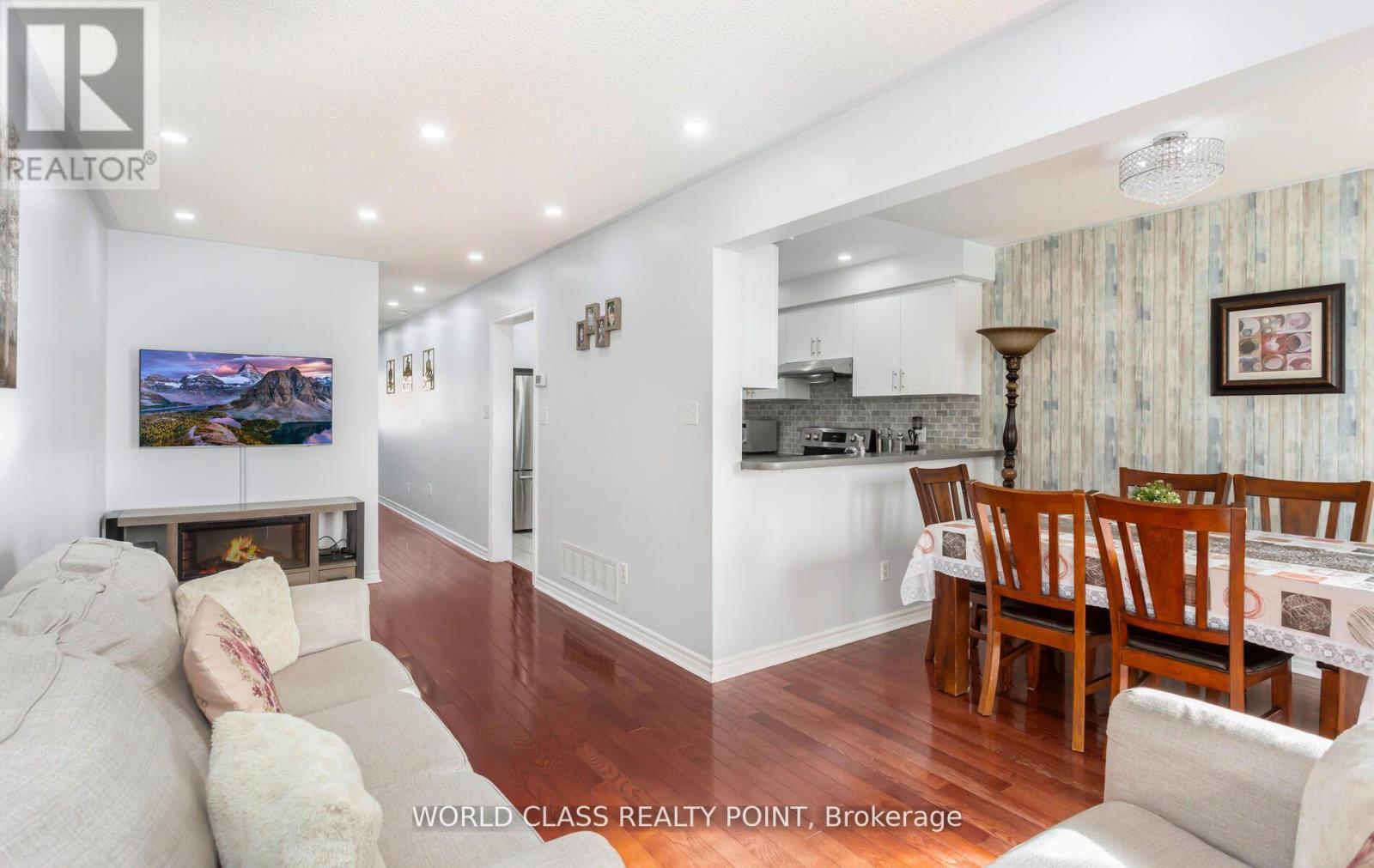 17 MANETT CRESCENT E - 10