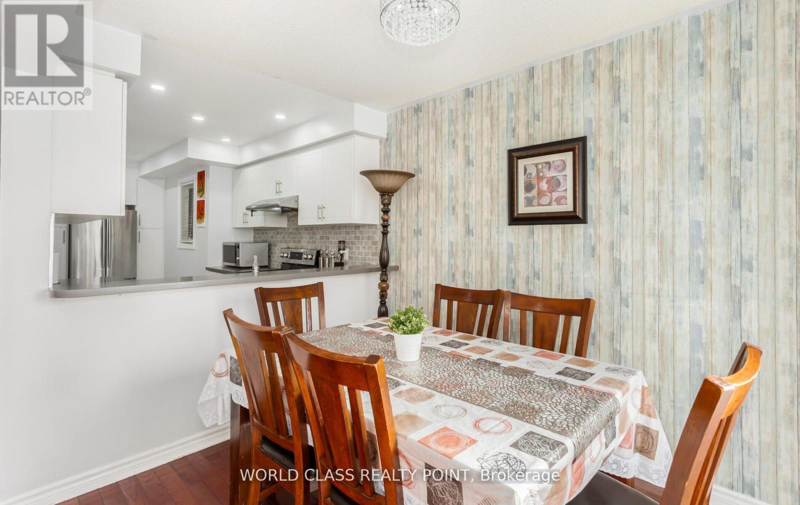 17 MANETT CRESCENT E - 12