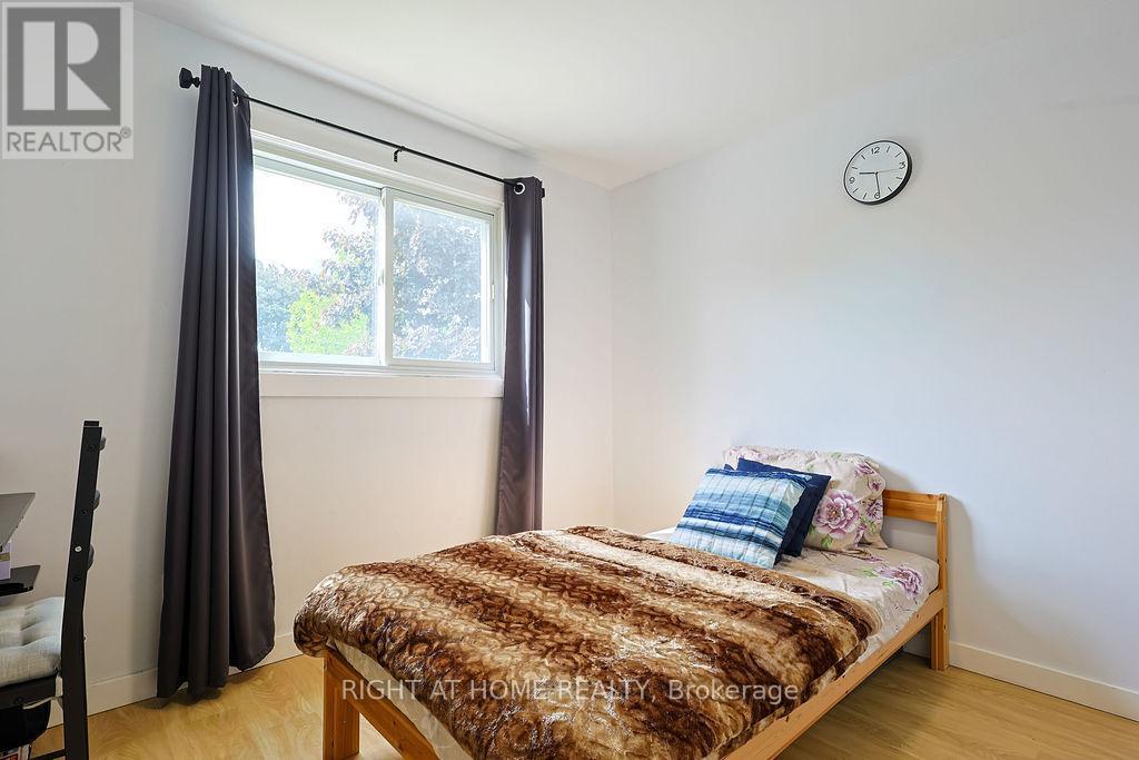 208 ADMIRAL DRIVE - 22