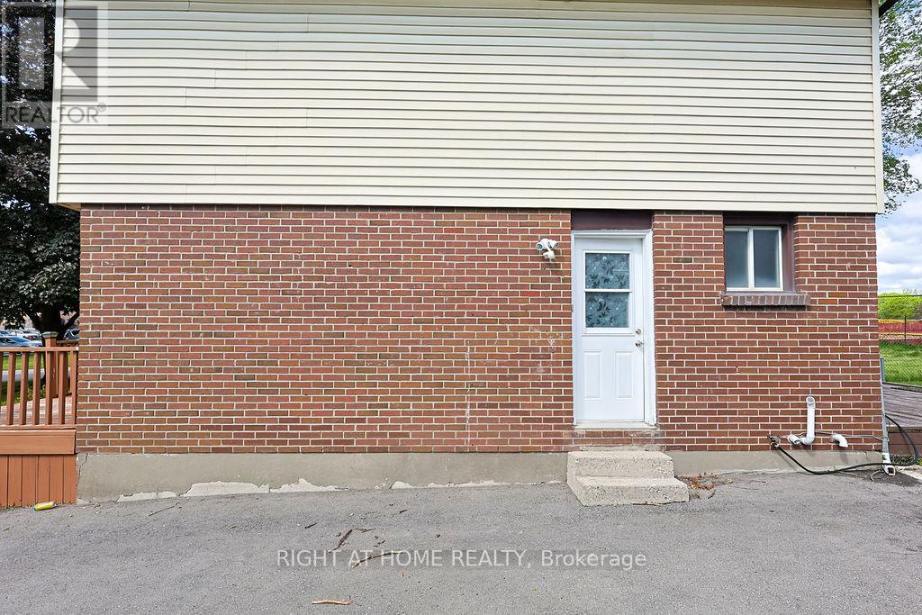 208 ADMIRAL DRIVE - 3