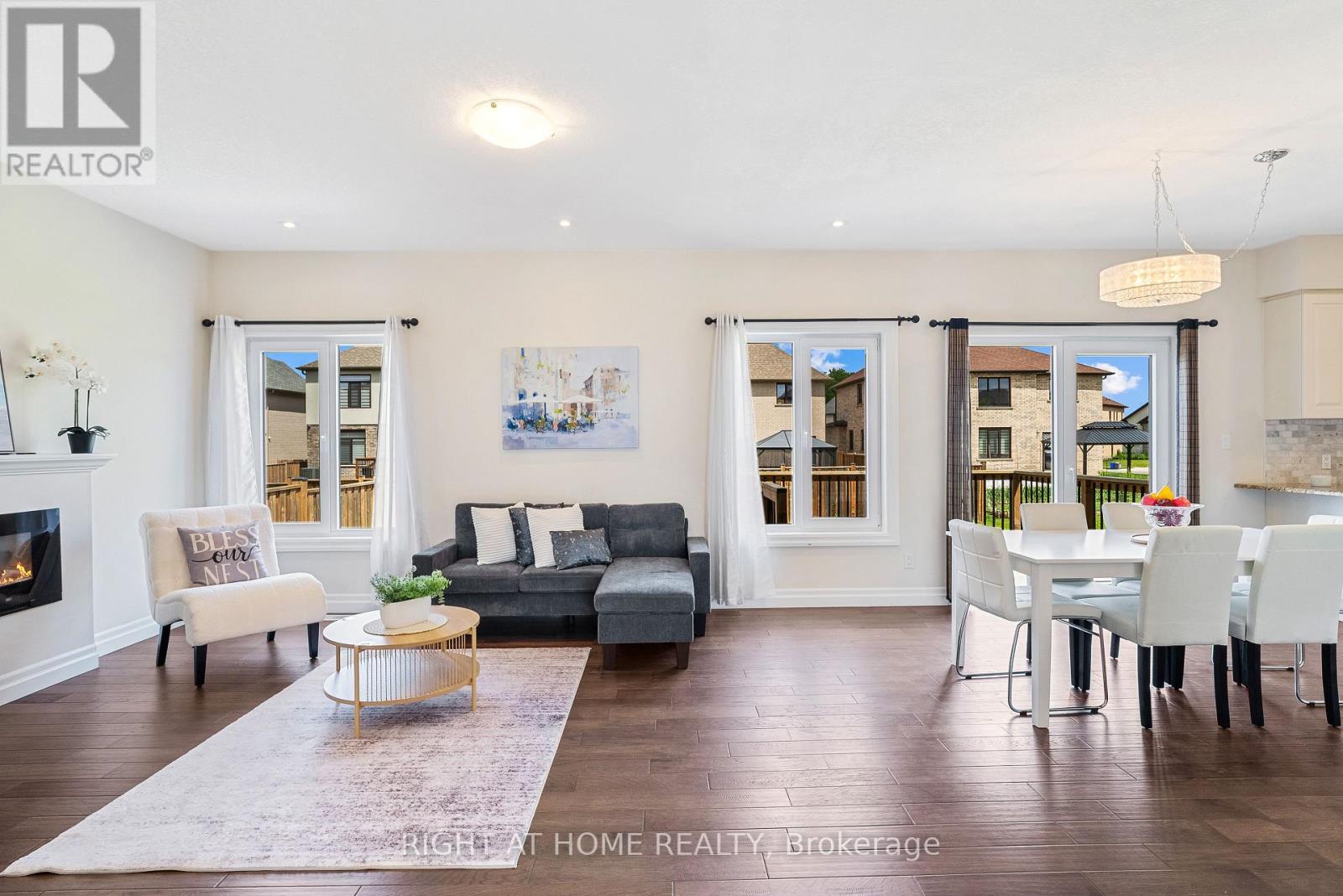 878 ZAIFMAN CIRCLE - 10