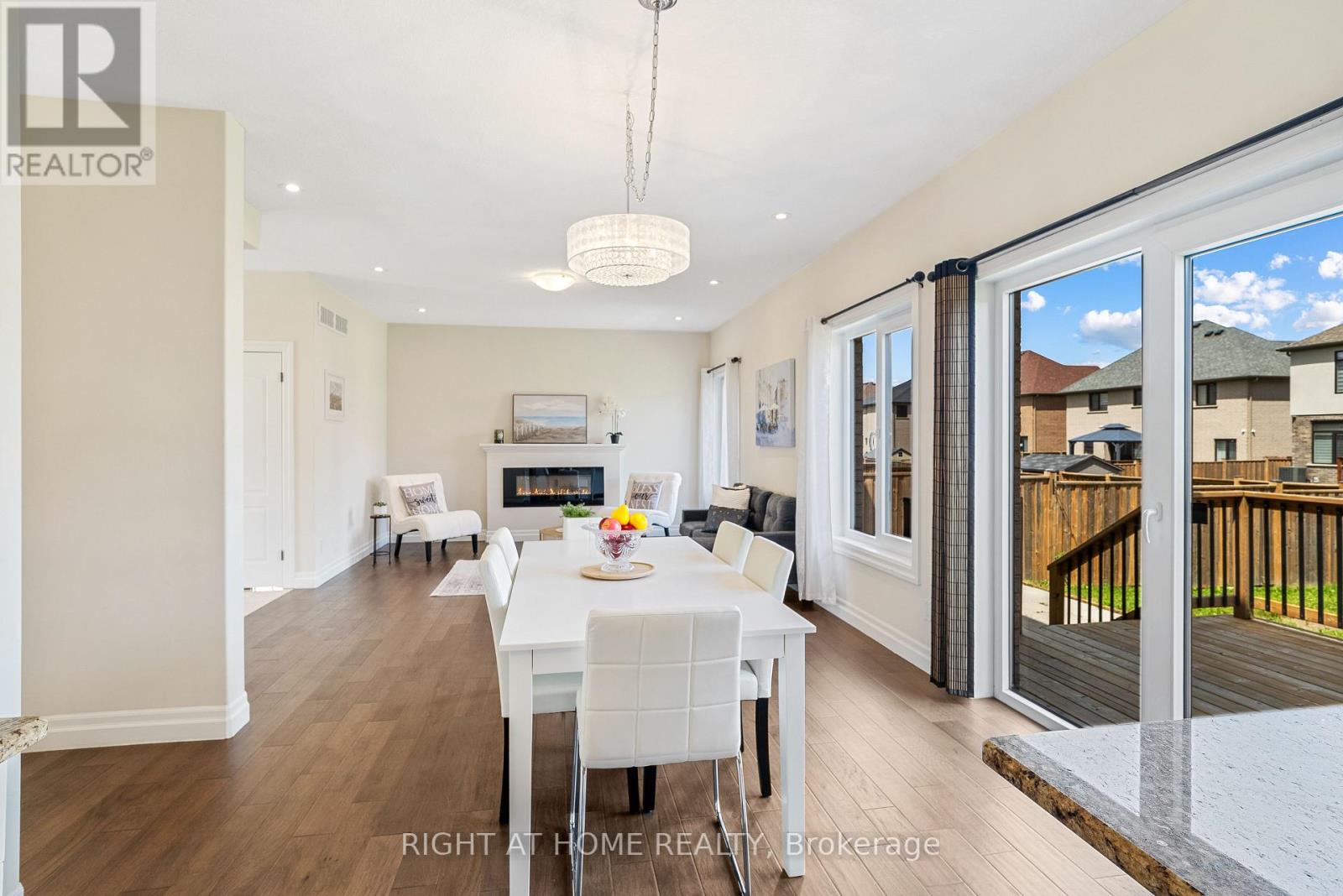878 ZAIFMAN CIRCLE - 18