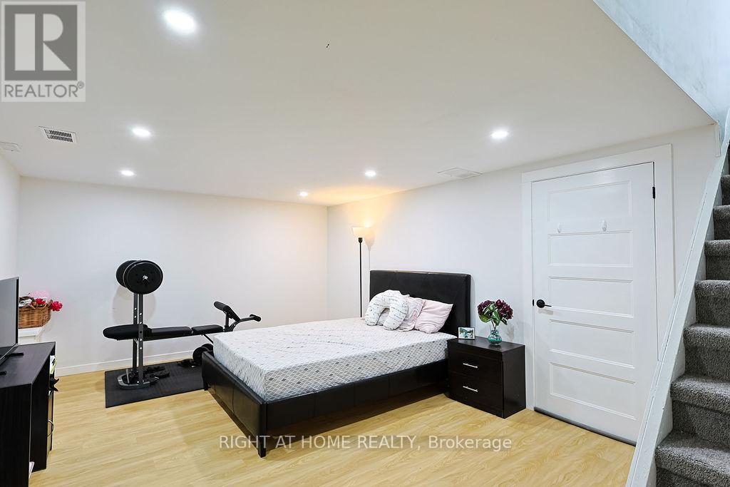 208 ADMIRAL DRIVE - Image 31