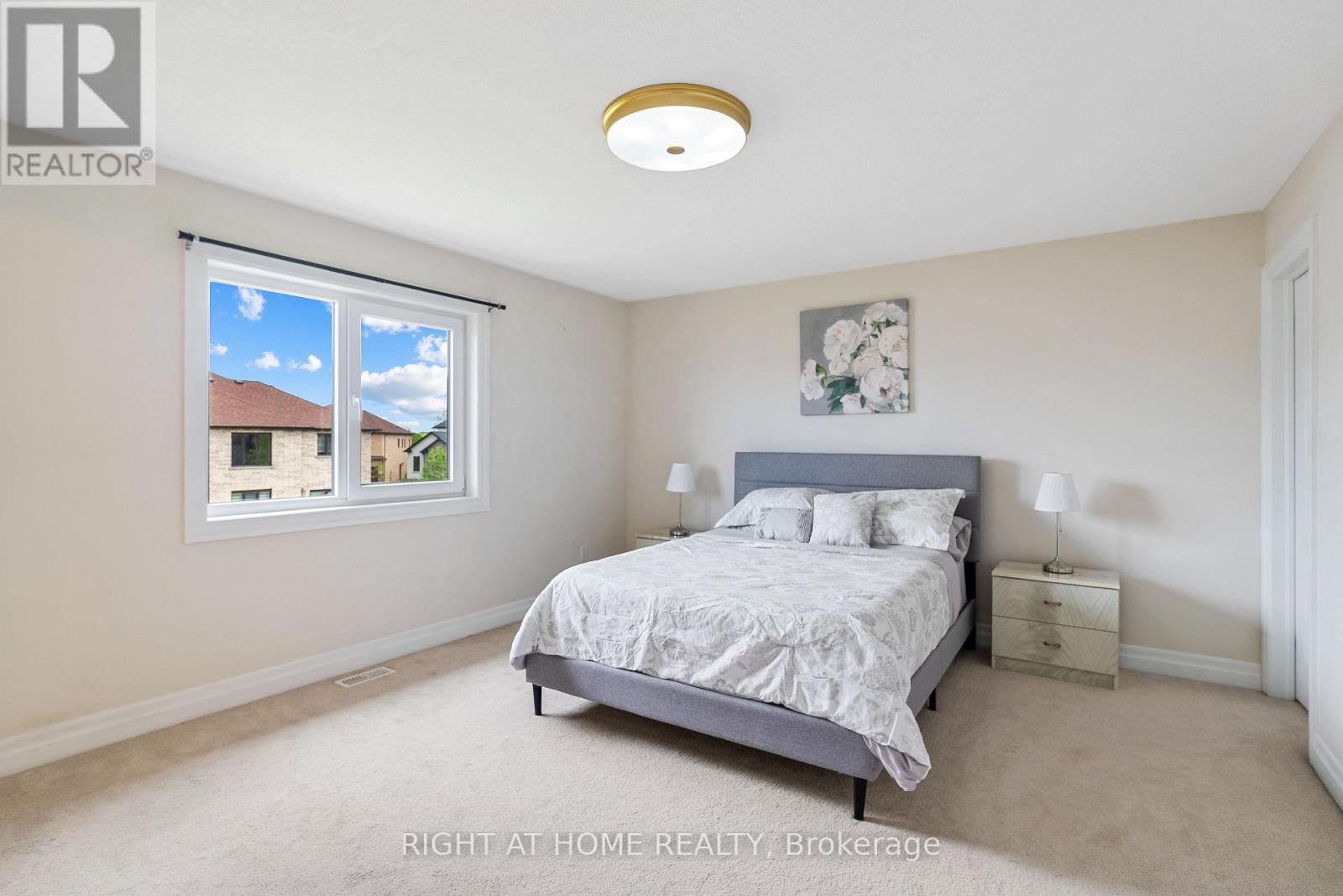 878 ZAIFMAN CIRCLE - 22
