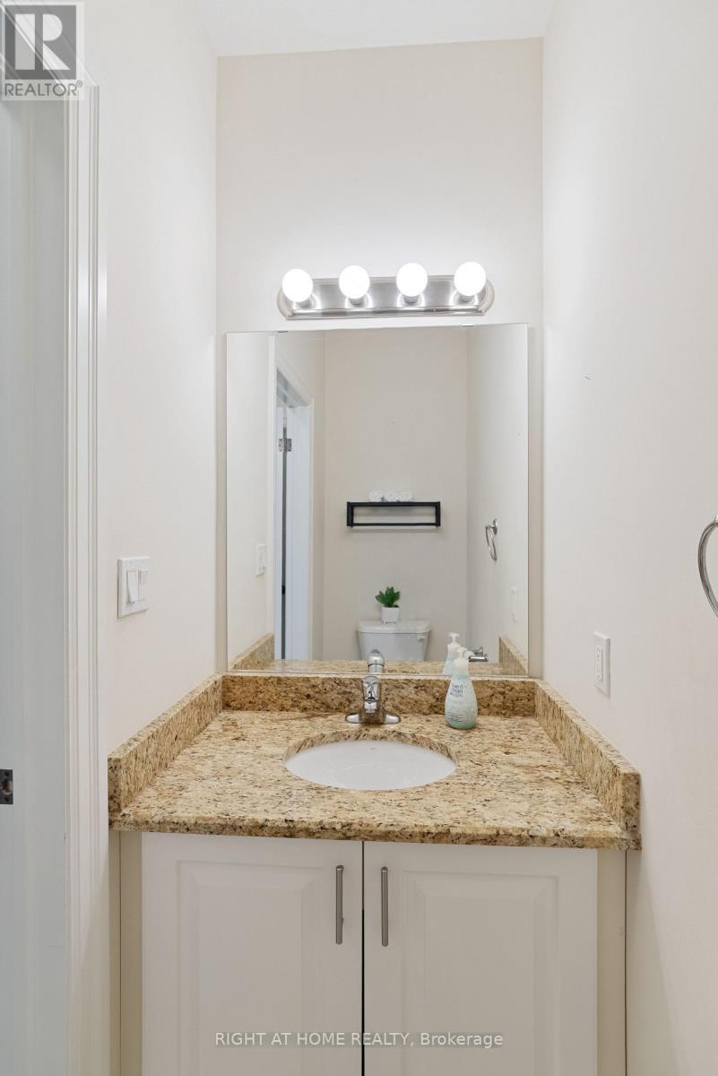 878 ZAIFMAN CIRCLE - 19