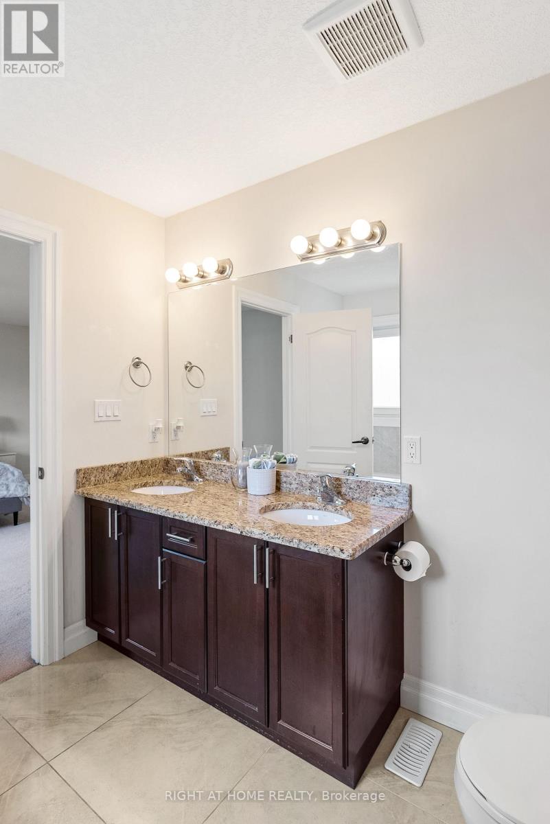 878 ZAIFMAN CIRCLE - 26
