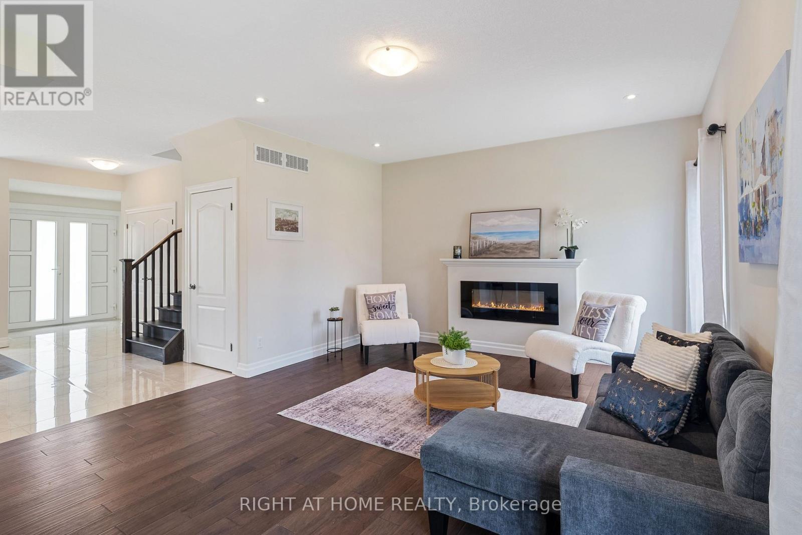 878 ZAIFMAN CIRCLE - 12