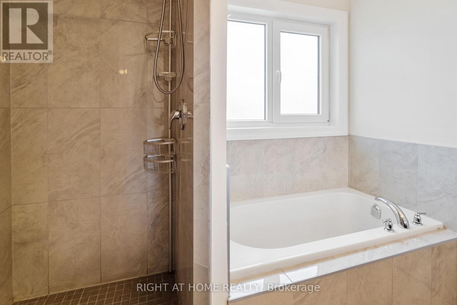 878 ZAIFMAN CIRCLE - 27