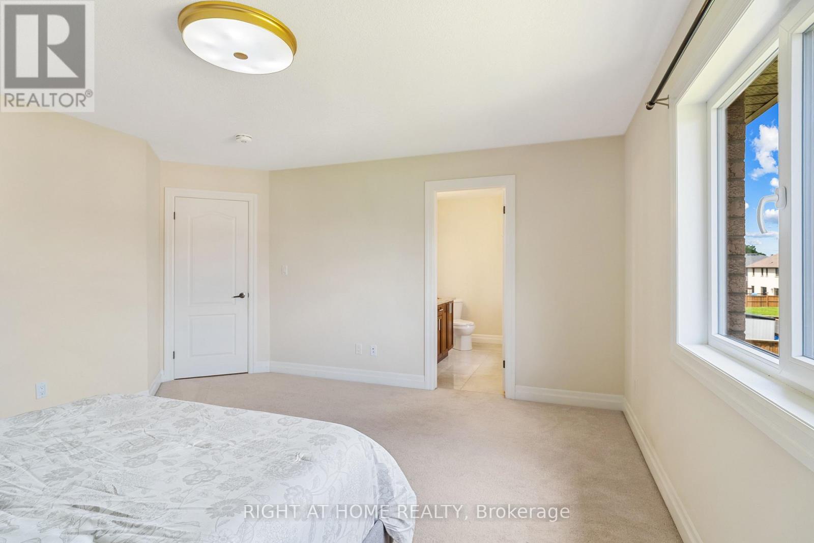 878 ZAIFMAN CIRCLE - 24