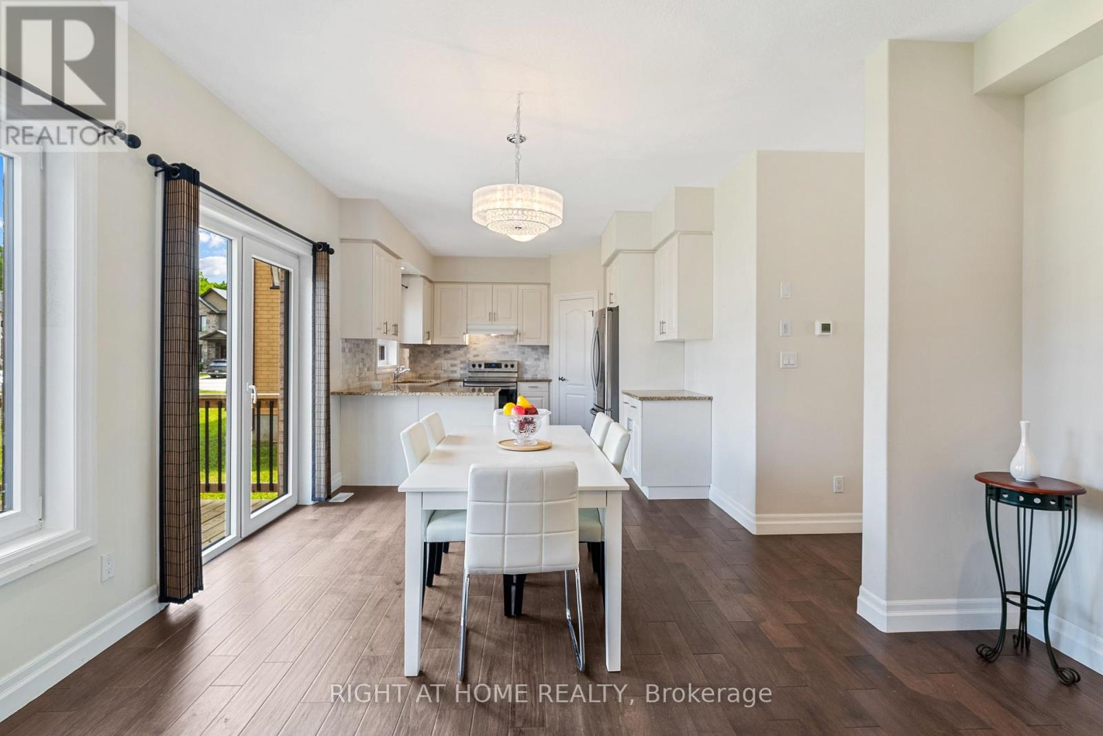 878 ZAIFMAN CIRCLE - 13