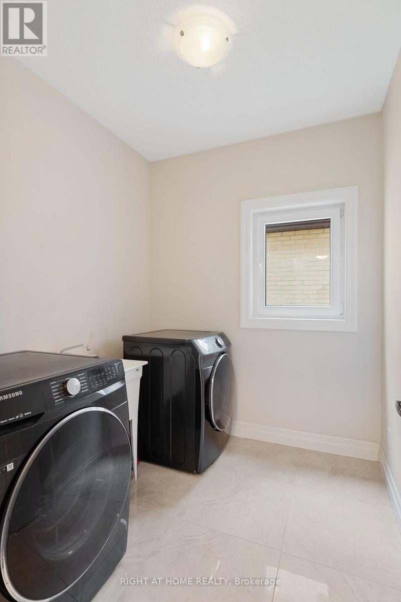 878 ZAIFMAN CIRCLE - 20