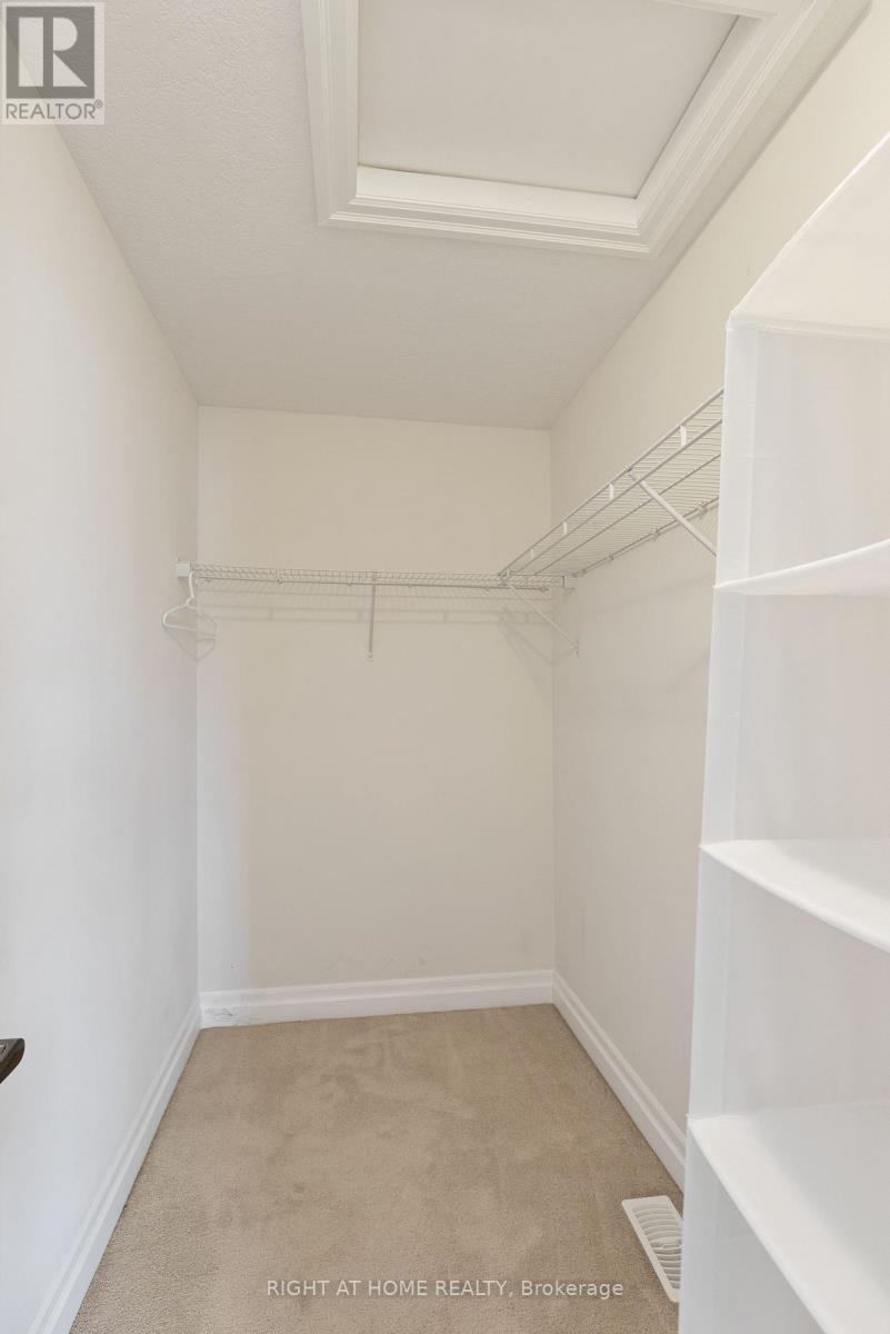 878 ZAIFMAN CIRCLE - 28