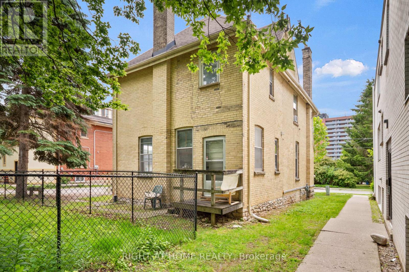 202 SYDENHAM STREET - 5