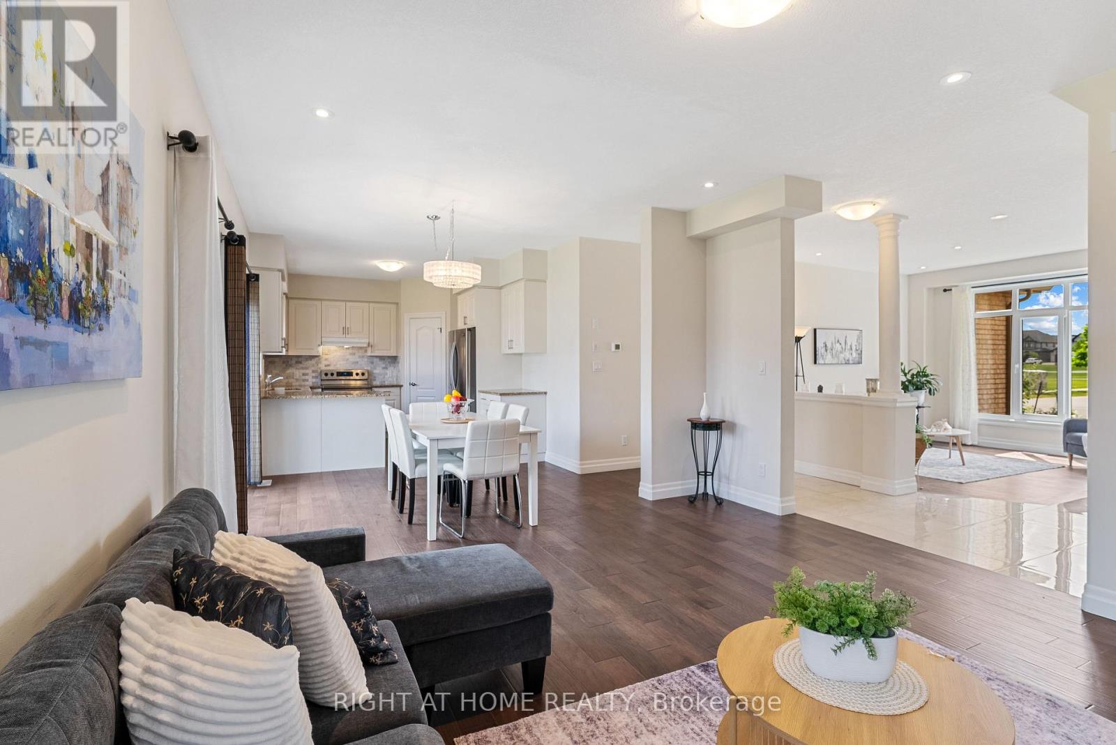878 ZAIFMAN CIRCLE - 14