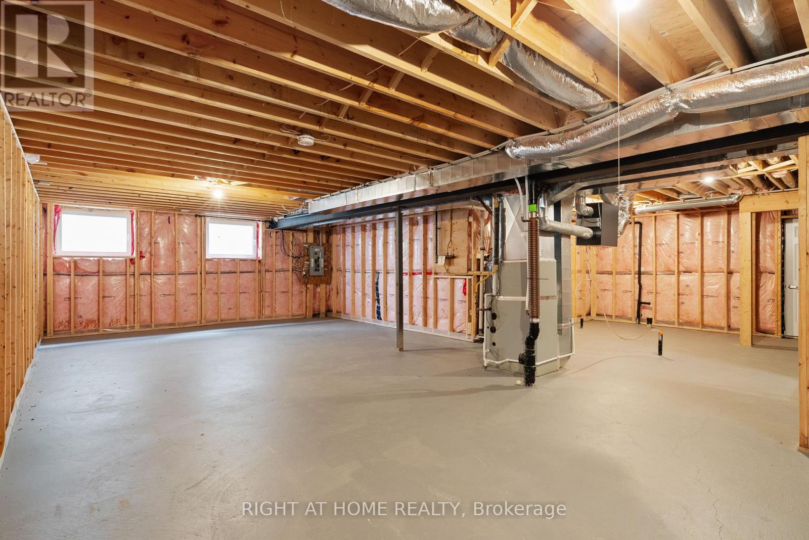 878 ZAIFMAN CIRCLE - 41