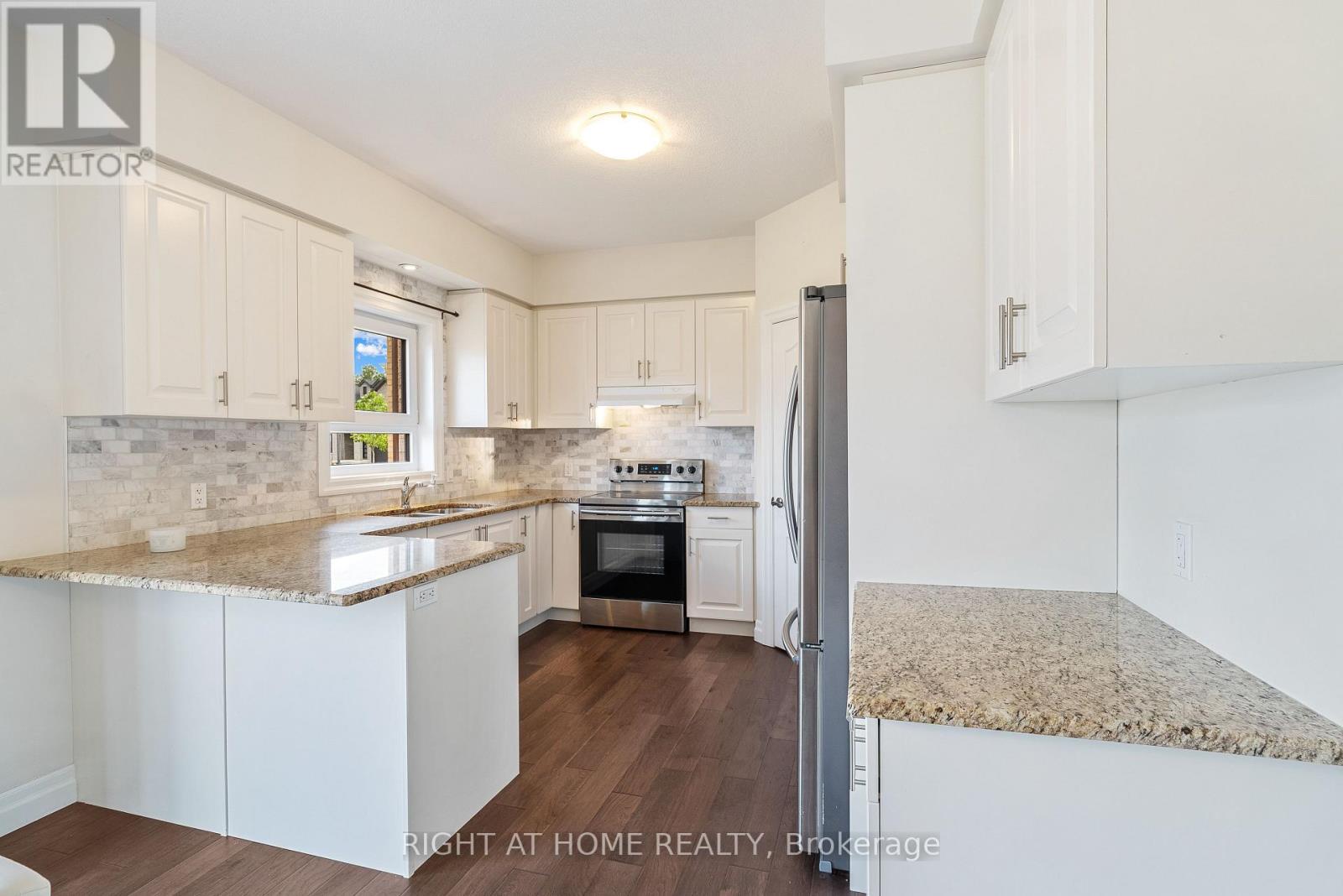 878 ZAIFMAN CIRCLE - 15