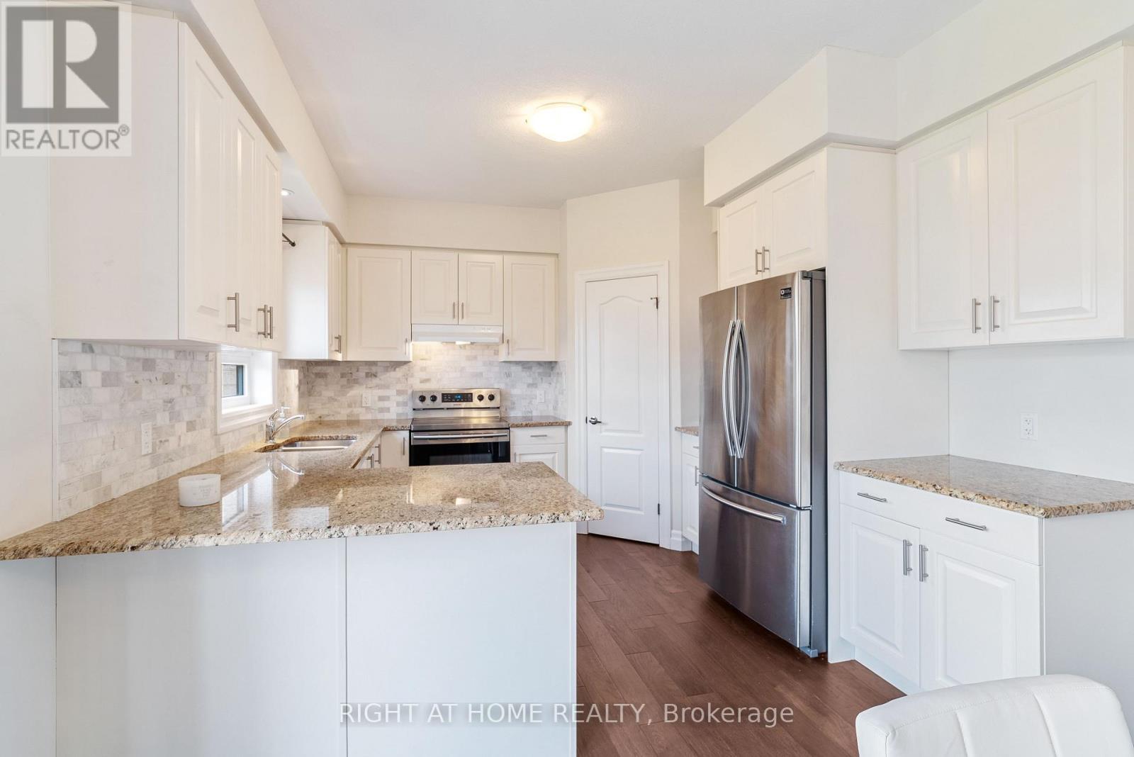 878 ZAIFMAN CIRCLE - 16