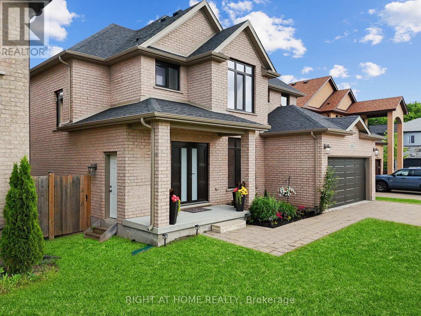878 ZAIFMAN CIRCLE - 3