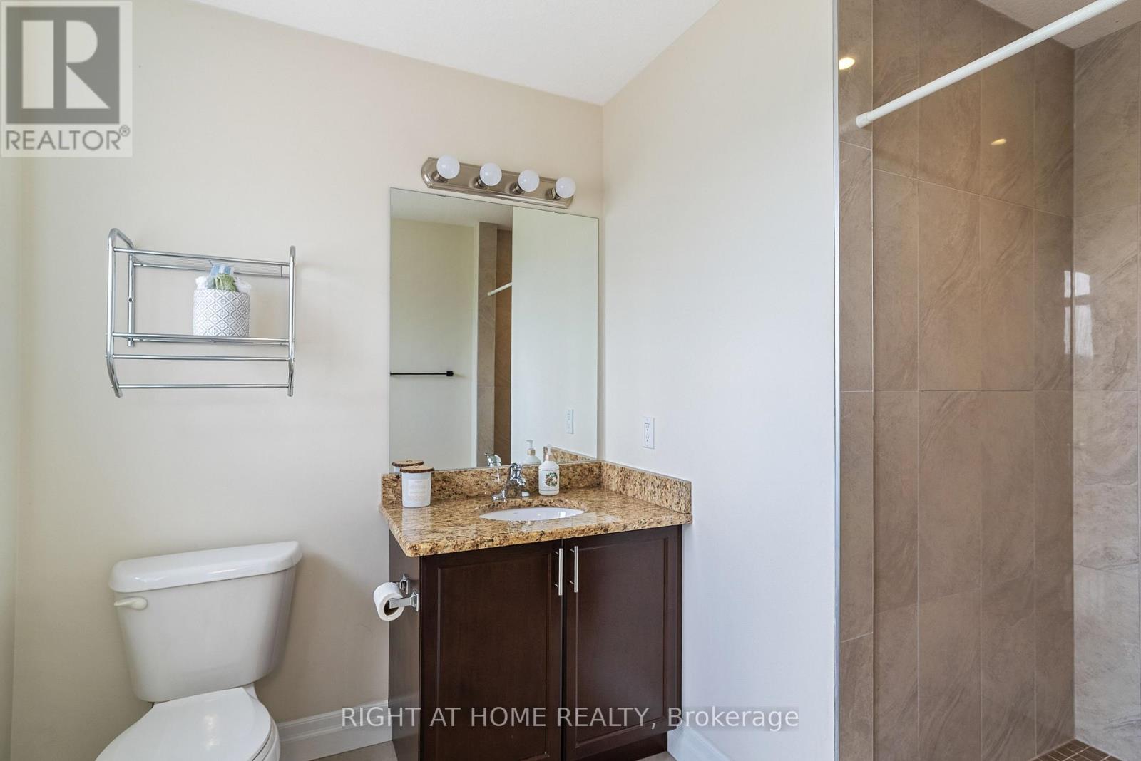 878 ZAIFMAN CIRCLE - 31
