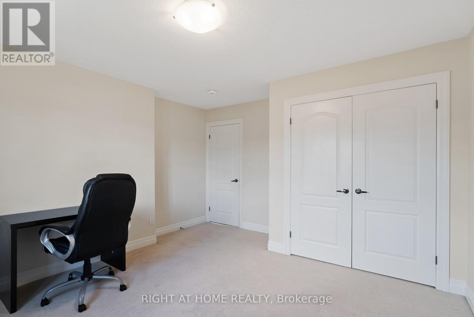 878 ZAIFMAN CIRCLE - 39
