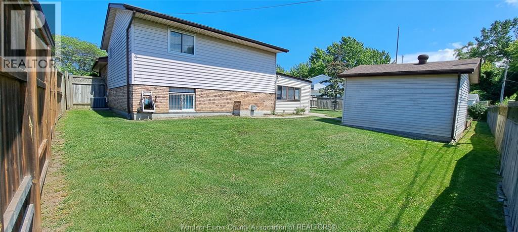 1635 COURTLAND CRESCENT - 19