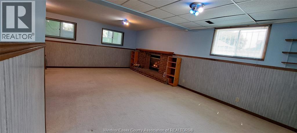 1635 COURTLAND CRESCENT - 13