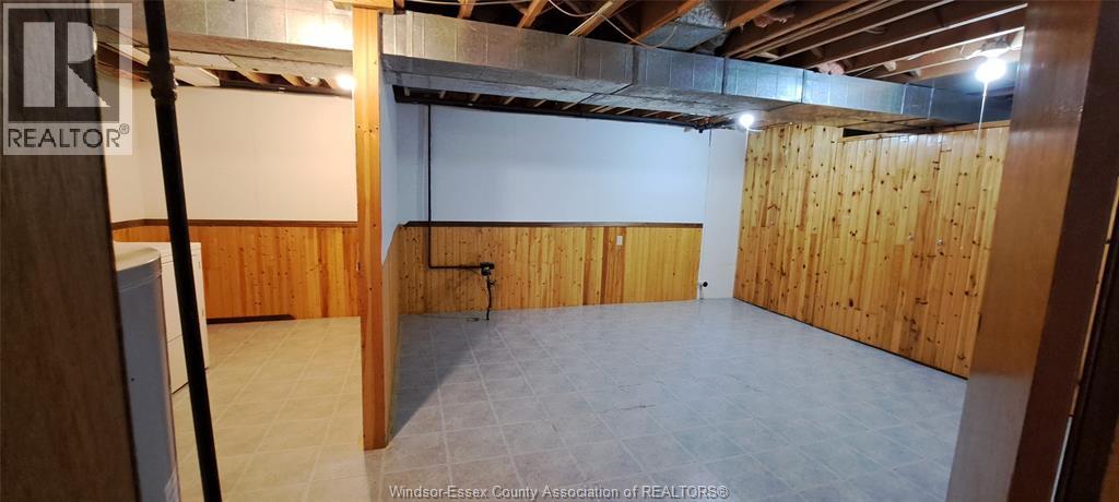 1635 COURTLAND CRESCENT - 17