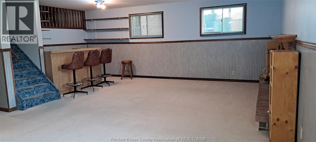 1635 COURTLAND CRESCENT - 11