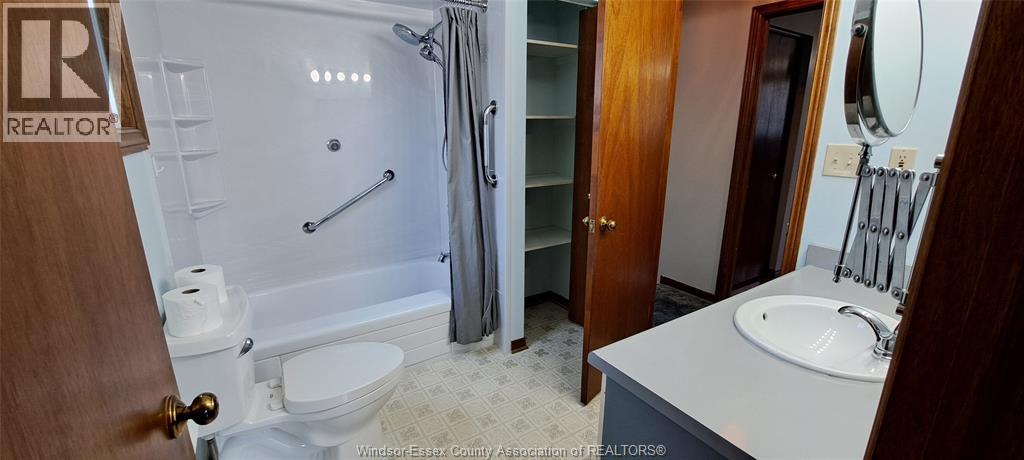 1635 COURTLAND CRESCENT - 8