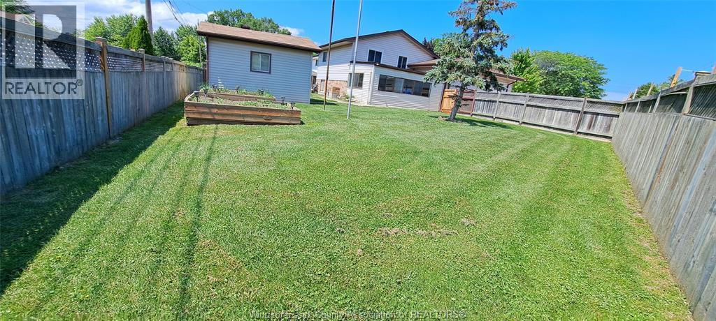 1635 COURTLAND CRESCENT - 21