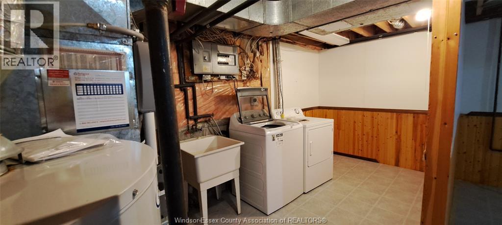 1635 COURTLAND CRESCENT - 18