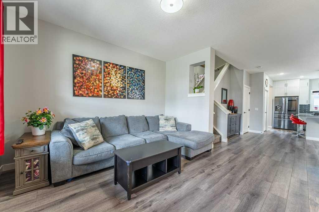 110 Hillcrest Close SW - 5