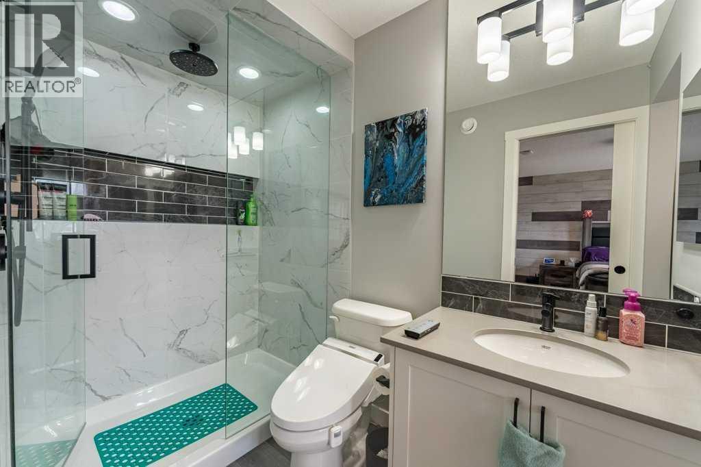 110 Hillcrest Close SW - 20