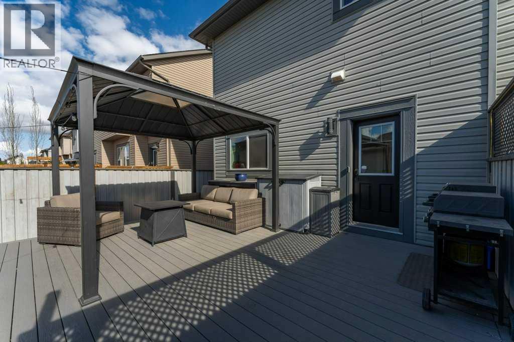 110 Hillcrest Close SW - 30