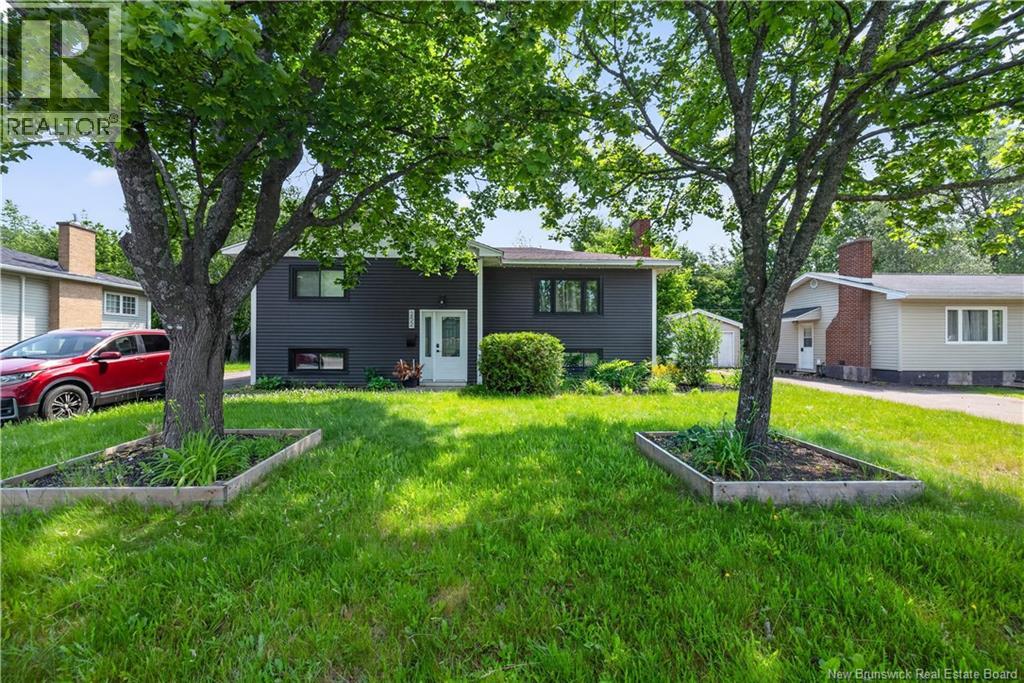 252 Buckingham Avenue - 1